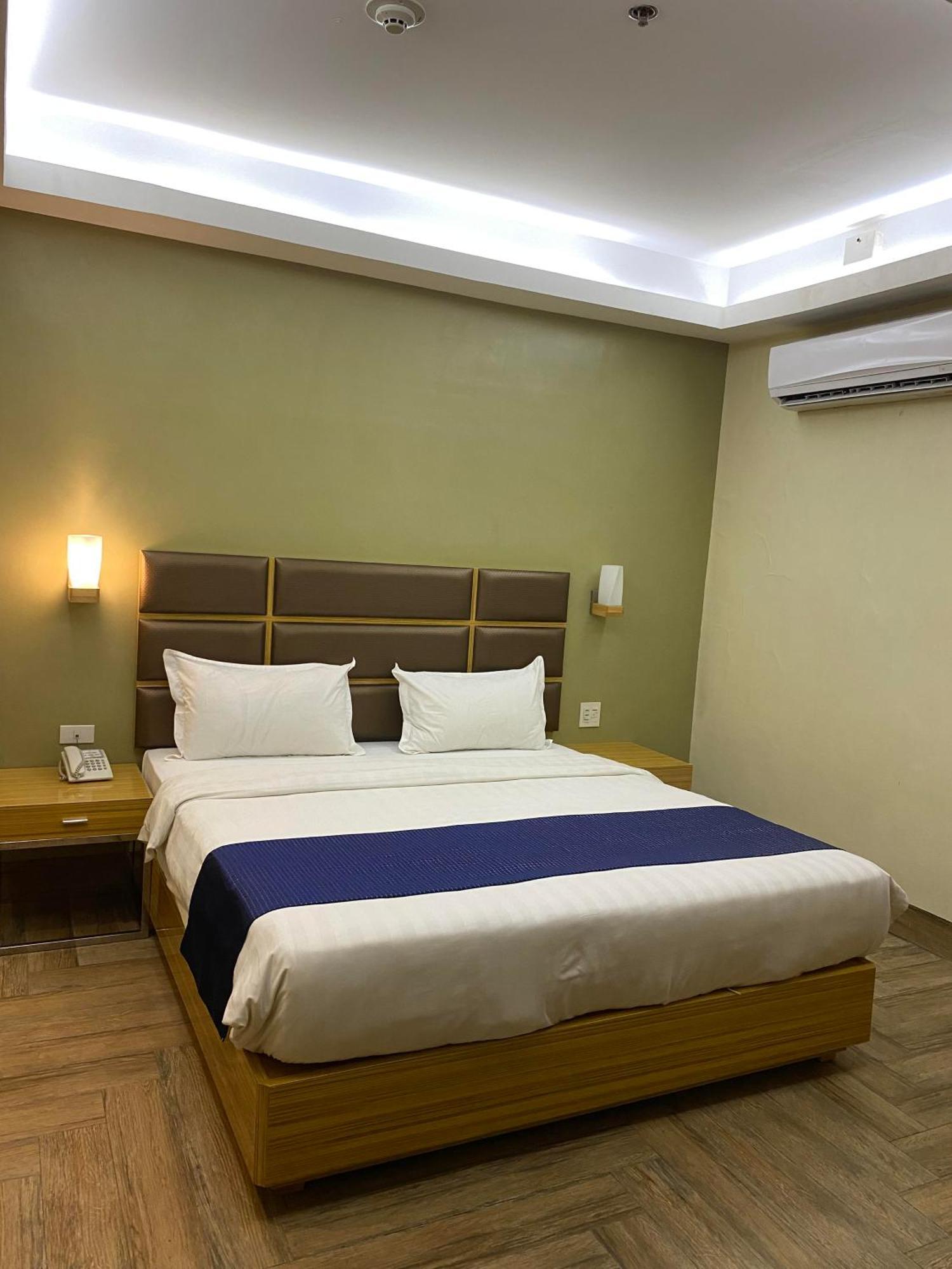 Sun Star Grand Hotel Manila Eksteriør billede